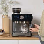 Cafetera INCAPTO Sabi Black en ús