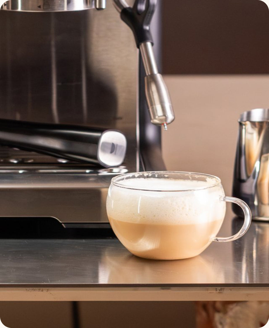 Cappuccino preparado con la cafetera INCAPTO Sabi
