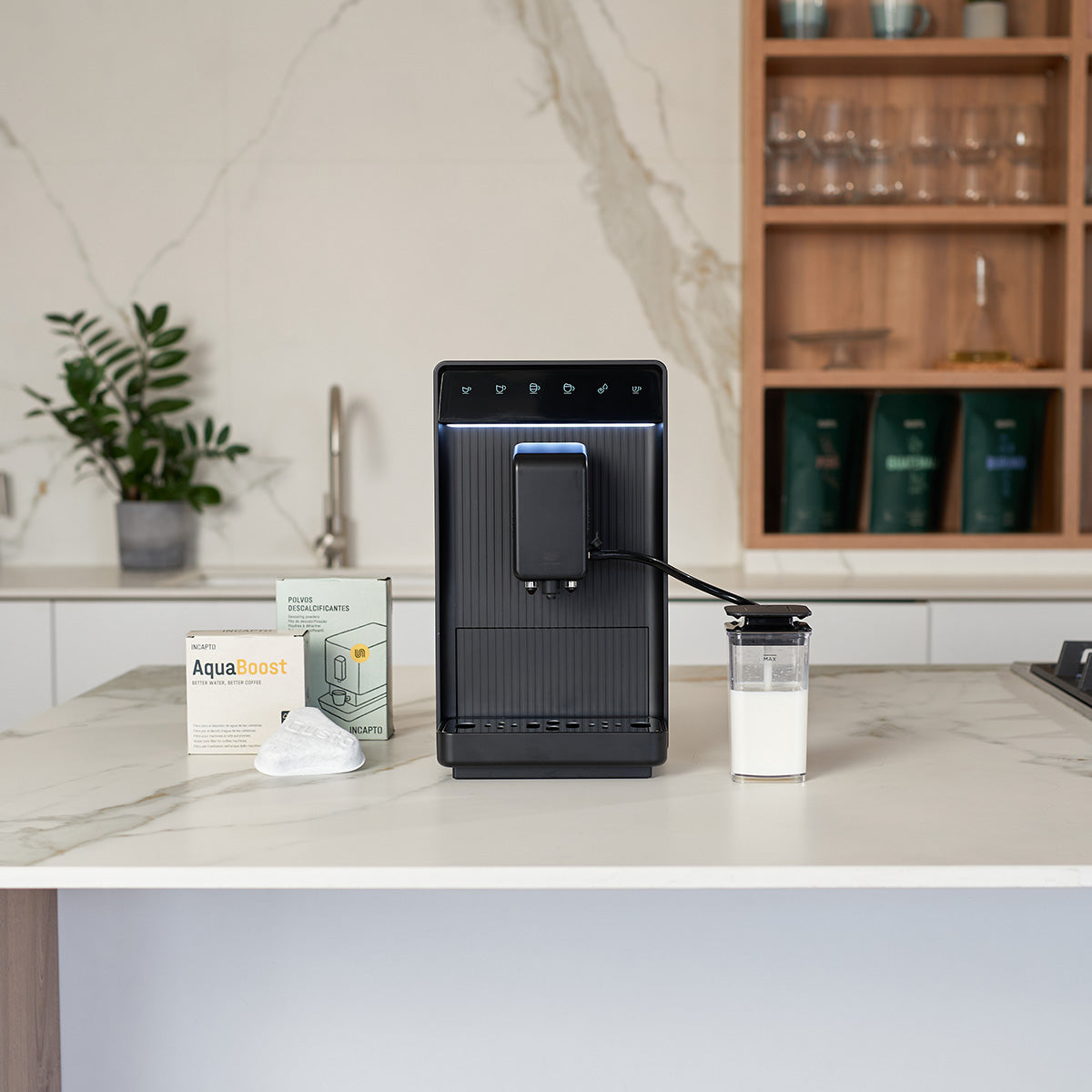 Kit de manteniment al costat de cafetera