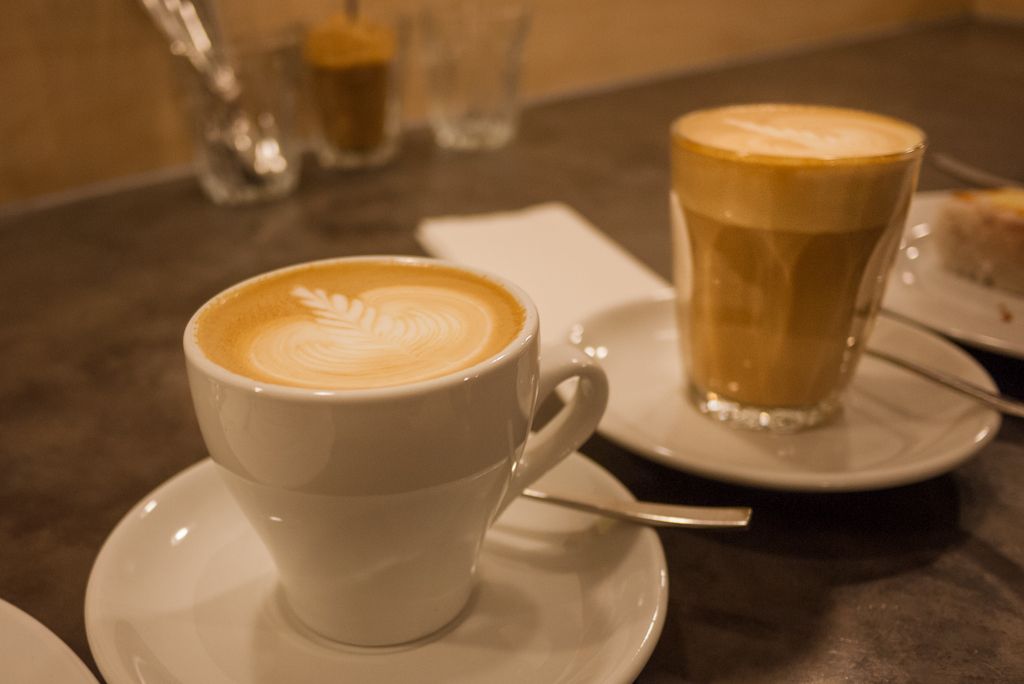 Flat white vs latte