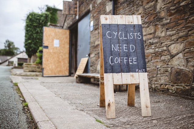 Ciclistas y el café