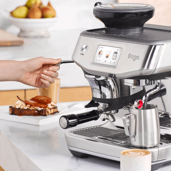 Machine à café Sage Barista Touch Impress dans la cuisine