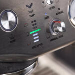 Sistema de calibració automàtica de la cafetera Sage Barista Express Impress